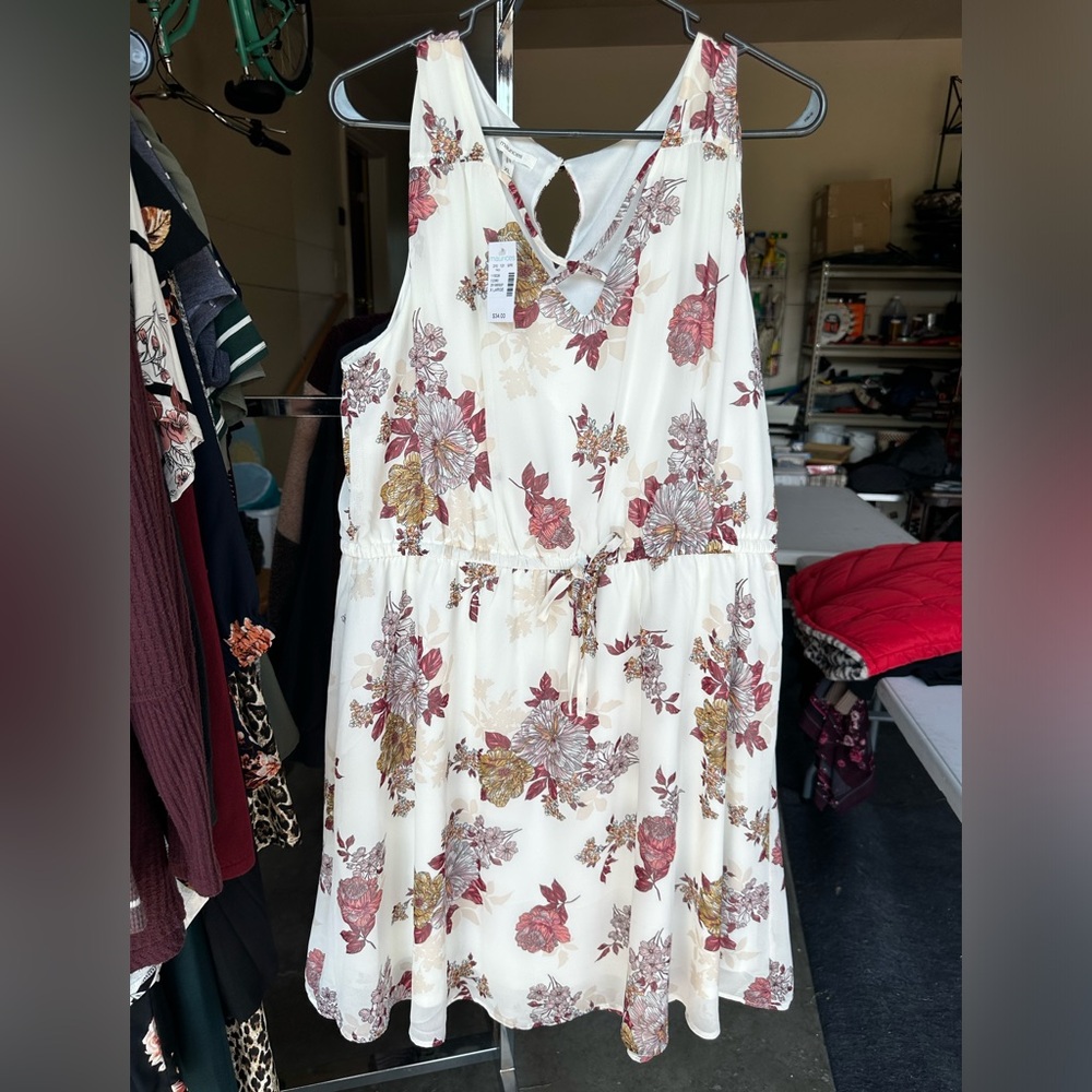 Maurice’s white floral dress